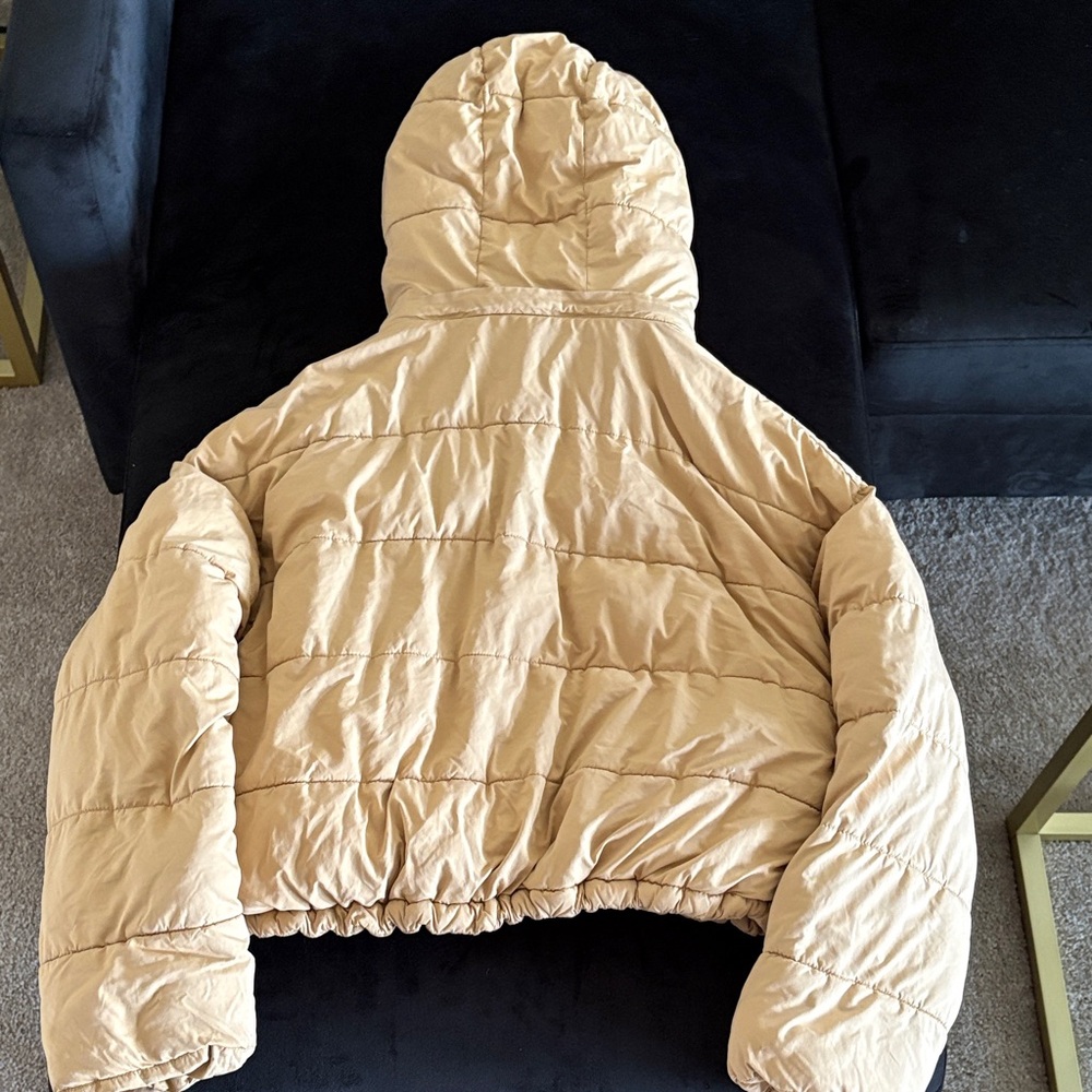 Urban Outfitters Tan Puffer Coat Size Medium - Picture 2 of 4